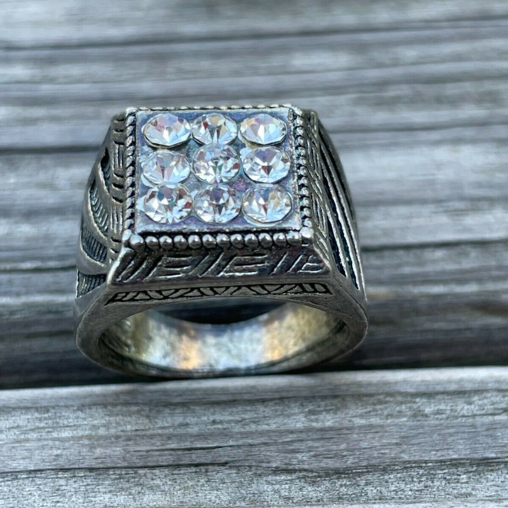 Men Ring Silver Tone Antique Style Crystal Accent Men Fashion Jewelry Size 8.5 - Picture 4 of 11